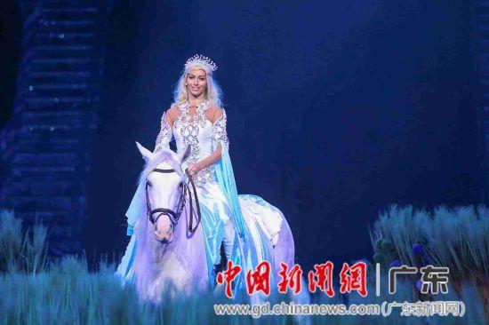 “大陆第一美女”,嫁大16岁名导,婚后活成无数人羡慕的江湖人