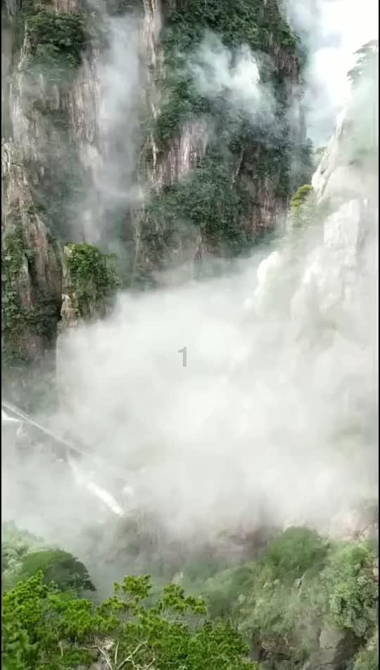 嫂子在你妹妹面前说她长得不漂亮你是姐姐帮助她游戏画面